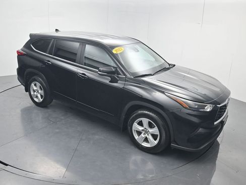 Used 2023 Toyota Highlander L FWD image 53