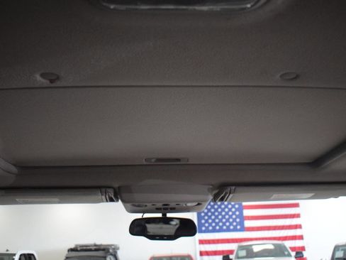 Used 2005 HUMMER H2 w/ Preferred Equipment Group AWD/4WD image 53