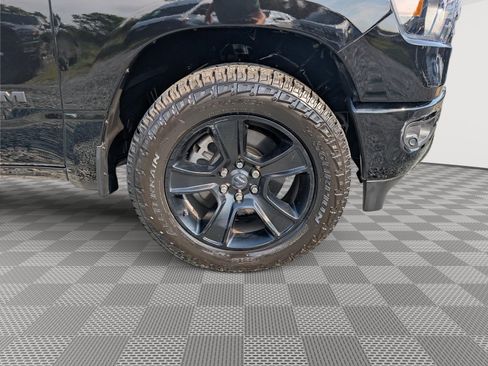 Used 2022 RAM 1500 Big Horn AWD/4WD image 9