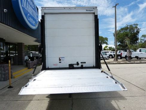 Used 2017 Chevrolet Express 3500 RWD image 17