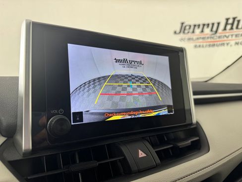 Used 2023 Toyota RAV4 XLE w/ Convenience Package FWD image 3