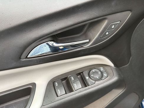 Used 2022 Chevrolet Equinox LS AWD/4WD image 30