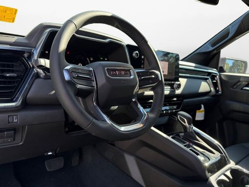 New 2025 GMC Canyon Elevation w/ Convenience Package image 13