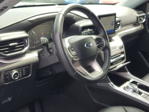Used 2023 Ford Explorer XLT w/ Equipment Group 202A AWD/4WD image 11