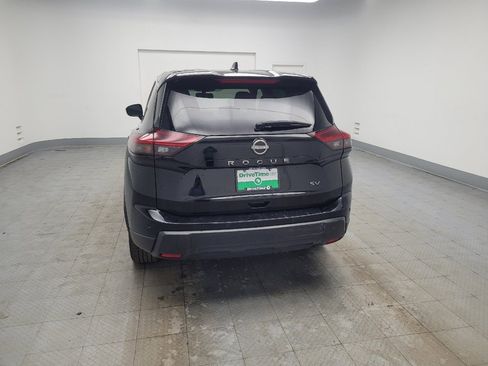 Used 2024 Nissan Rogue SV image 6