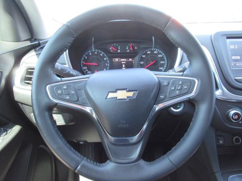 Used 2018 Chevrolet Equinox LT FWD image 22