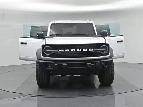 Used 2025 Ford Bronco Badlands image 32