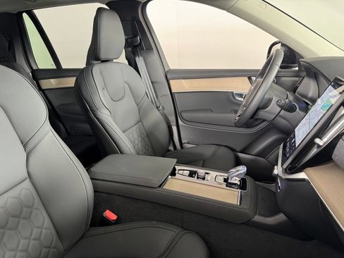 New 2026 Volvo XC90 B6 Plus w/ Protection Package Premier AWD/4WD image 2