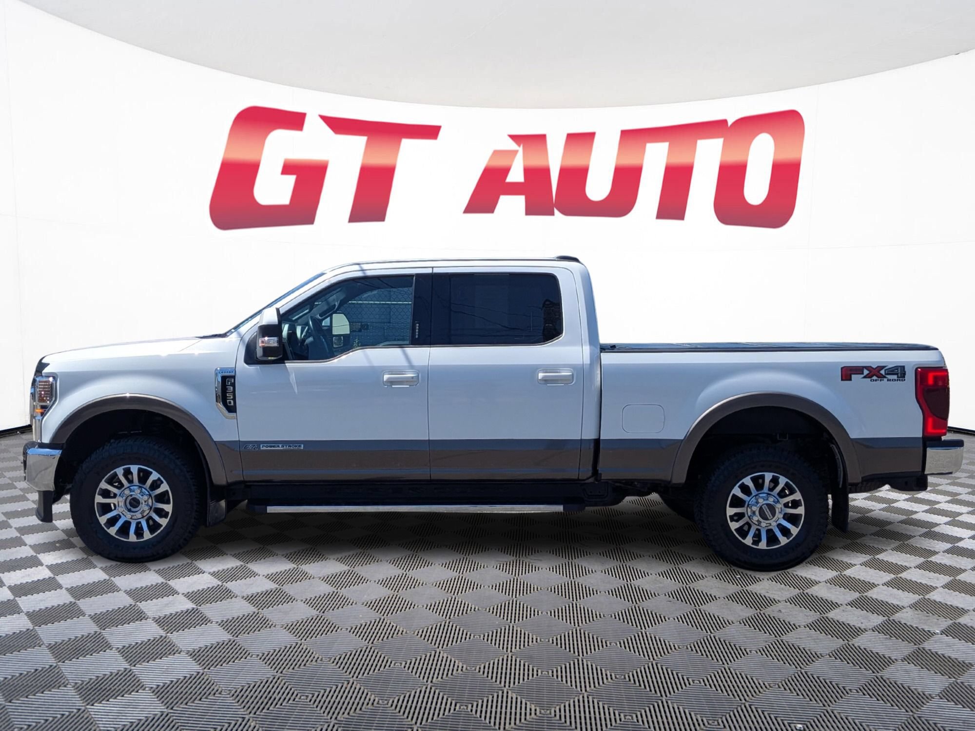 Used 2022 Ford F350 Lariat w/ FX4 Off-Road Package AWD/4WD image 3