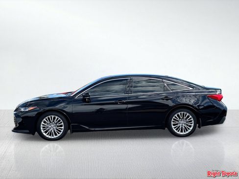 Used 2021 Toyota Avalon Limited FWD image 3