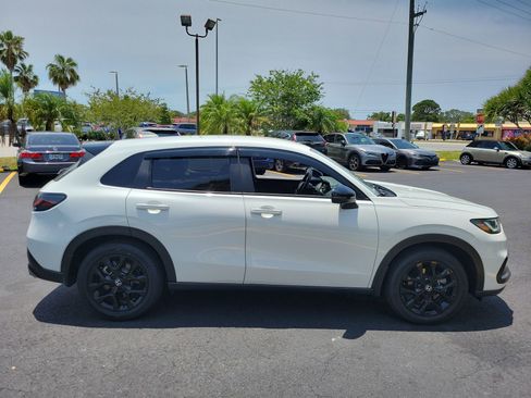 Used 2023 Honda HR-V Sport image 5