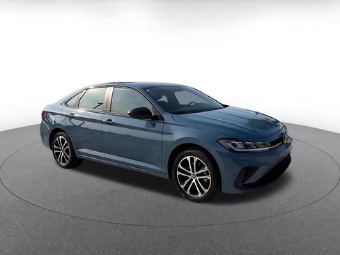 Used 2025 Volkswagen Jetta Sport FWD image 2
