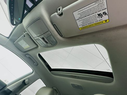 Used 2017 Hyundai Elantra Limited w/ Limited Tech Package 04 image 33