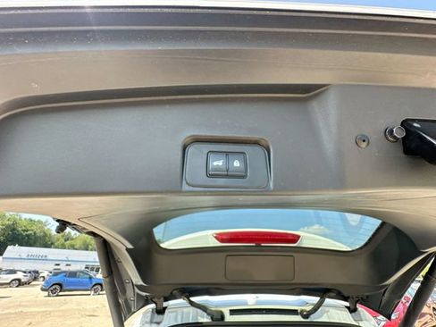 Used 2024 Nissan Rogue SV AWD/4WD image 44