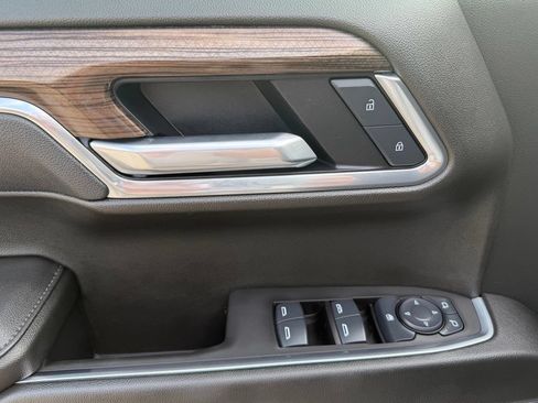 Used 2025 Chevrolet Silverado 1500 LT Trail Boss w/ Convenience Package II AWD/4WD image 25