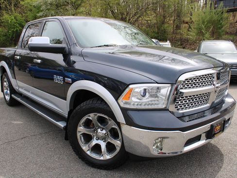 Used 2016 RAM 1500 Laramie w/ Convenience Group AWD/4WD image 4