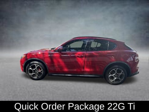 Used 2022 Alfa Romeo Stelvio Ti AWD/4WD image 4