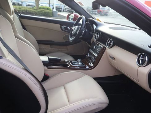 Used 2019 Mercedes-Benz SLC 300 image 34