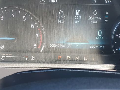 Used 2021 Ford Explorer XLT w/ Equipment Group 202A AWD/4WD image 25