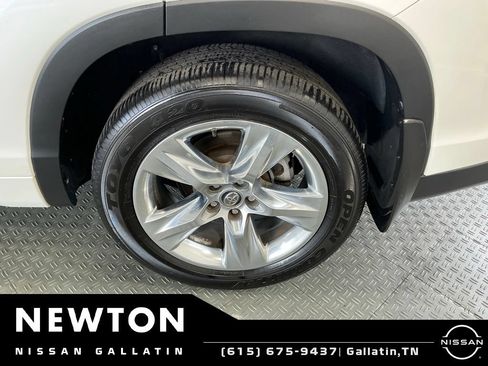 Used 2017 Toyota Highlander Limited FWD image 48