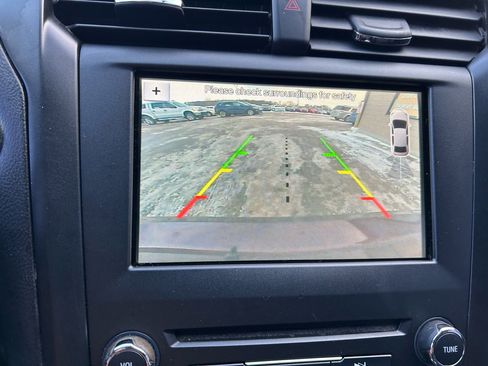 Used 2018 Ford Fusion SE w/ Equipment Group 201A image 23