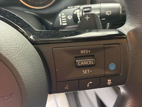 Used 2023 Nissan Rogue SV image 14