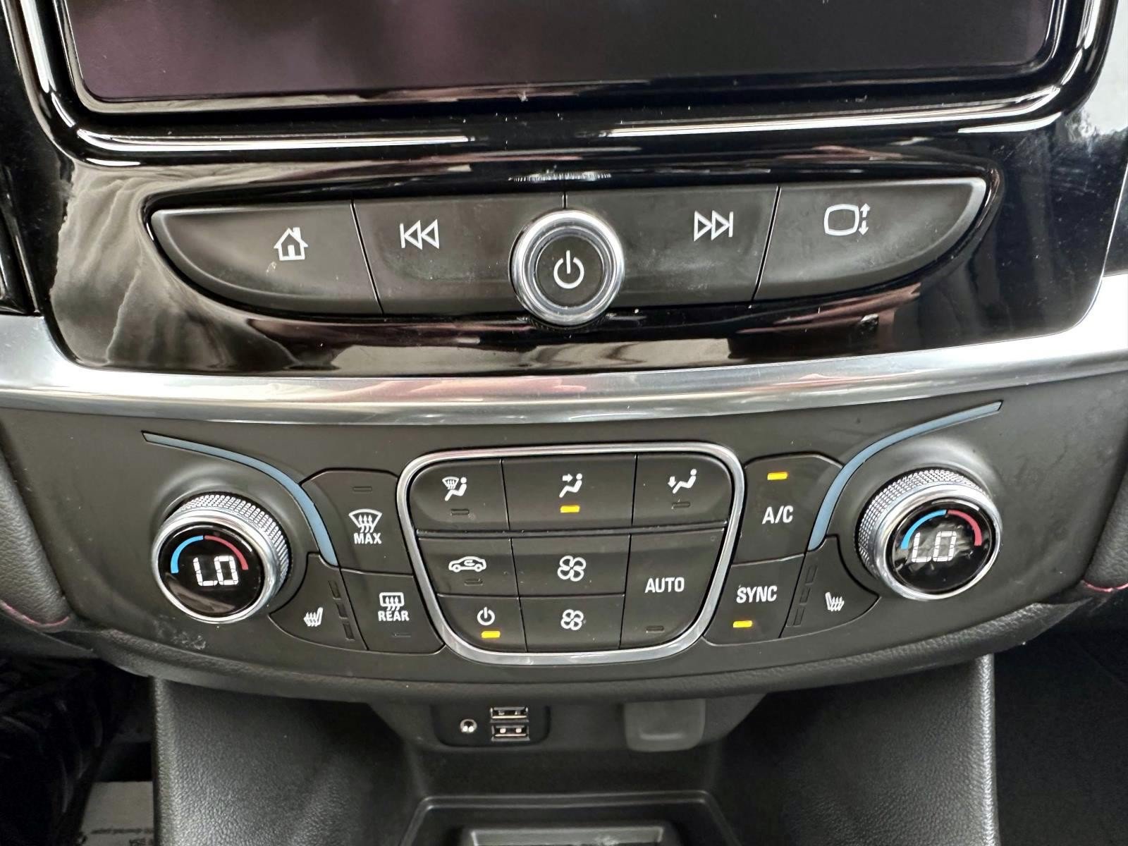 Used 2023 Chevrolet Traverse RS AWD/4WD image 23