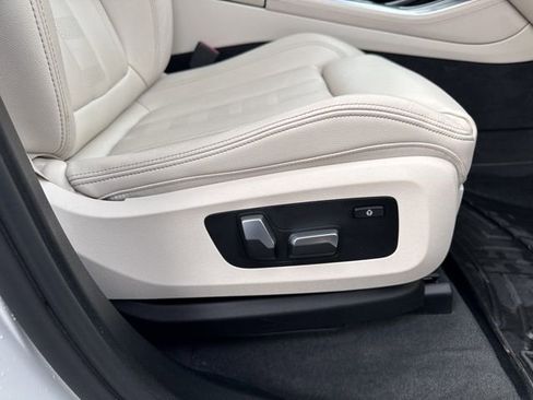 Used 2022 BMW X5 xDrive40i w/ M Sport Package image 33