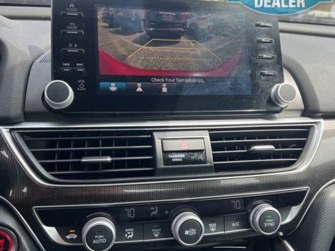 Used 2018 Honda Accord Sport image 3