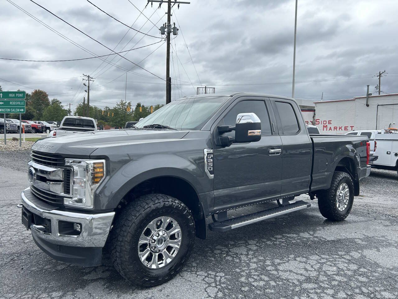 Used 2018 Ford F250 XLT w/ XLT Premium Package AWD/4WD image 2