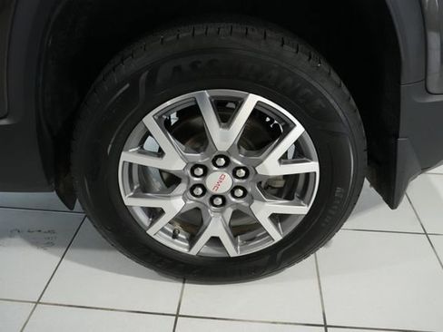 Used 2020 GMC Acadia SLT w/ Driver Alert Package II image 12