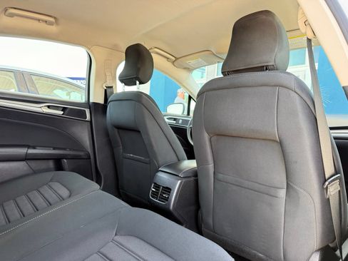 Used 2019 Ford Fusion SE FWD image 17