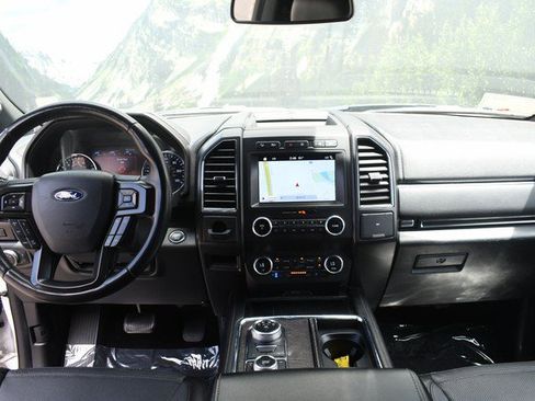 Used 2019 Ford Expedition Limited w/ Equipment Group 302A AWD/4WD image 18