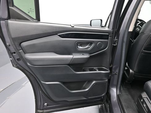 Certified 2025 Honda Pilot Touring image 25