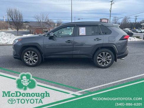 Used 2020 Toyota RAV4 XLE Premium image 7