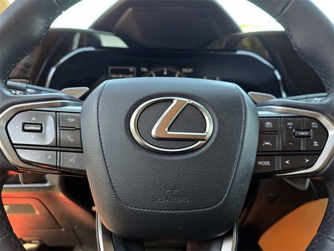Used 2024 Lexus NX 250 FWD image 11