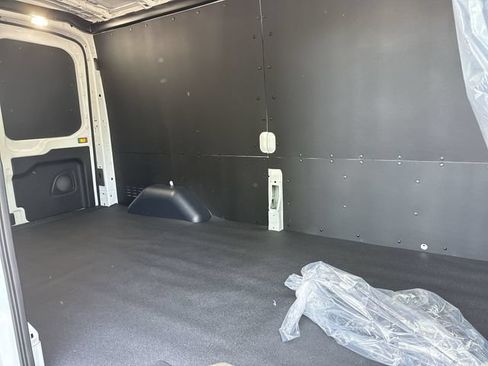 New 2026 Ford Transit 250 148 Medium Roof w/ Load Area Protection Package RWD image 18