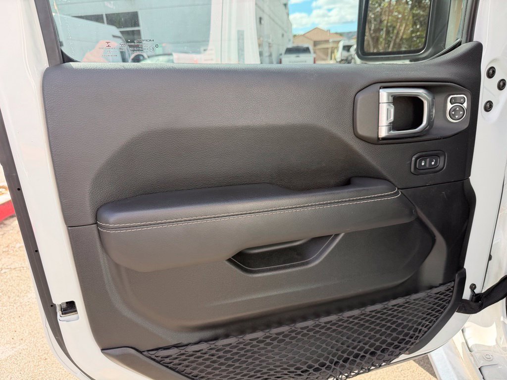 Used 2021 Jeep Gladiator Overland w/ Popular Equipment Package AWD/4WD image 20