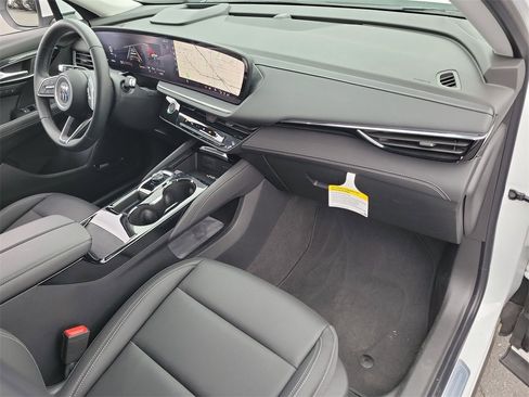 Used 2025 Buick Envision Preferred image 29