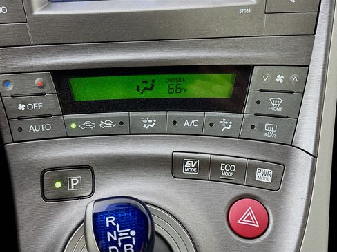 Used 2014 Toyota Prius Two image 22