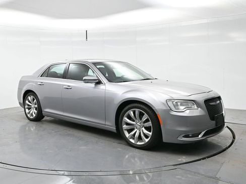Used 2018 Chrysler 300 Limited w/ Safetytec Plus Group image 1
