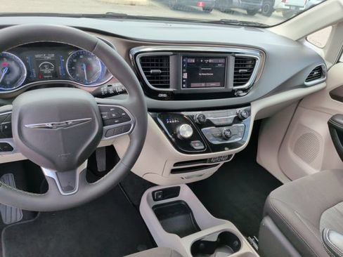 Used 2024 Chrysler Voyager LX FWD image 20