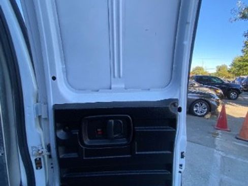 Used 2019 Chevrolet Express 2500 image 14
