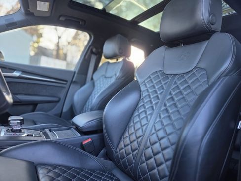 Used 2019 Audi SQ5 Premium Plus w/ Premium Plus Package image 16