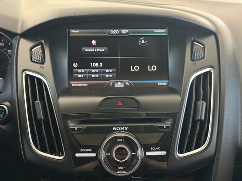 Used 2015 Ford Focus Titanium FWD image 30