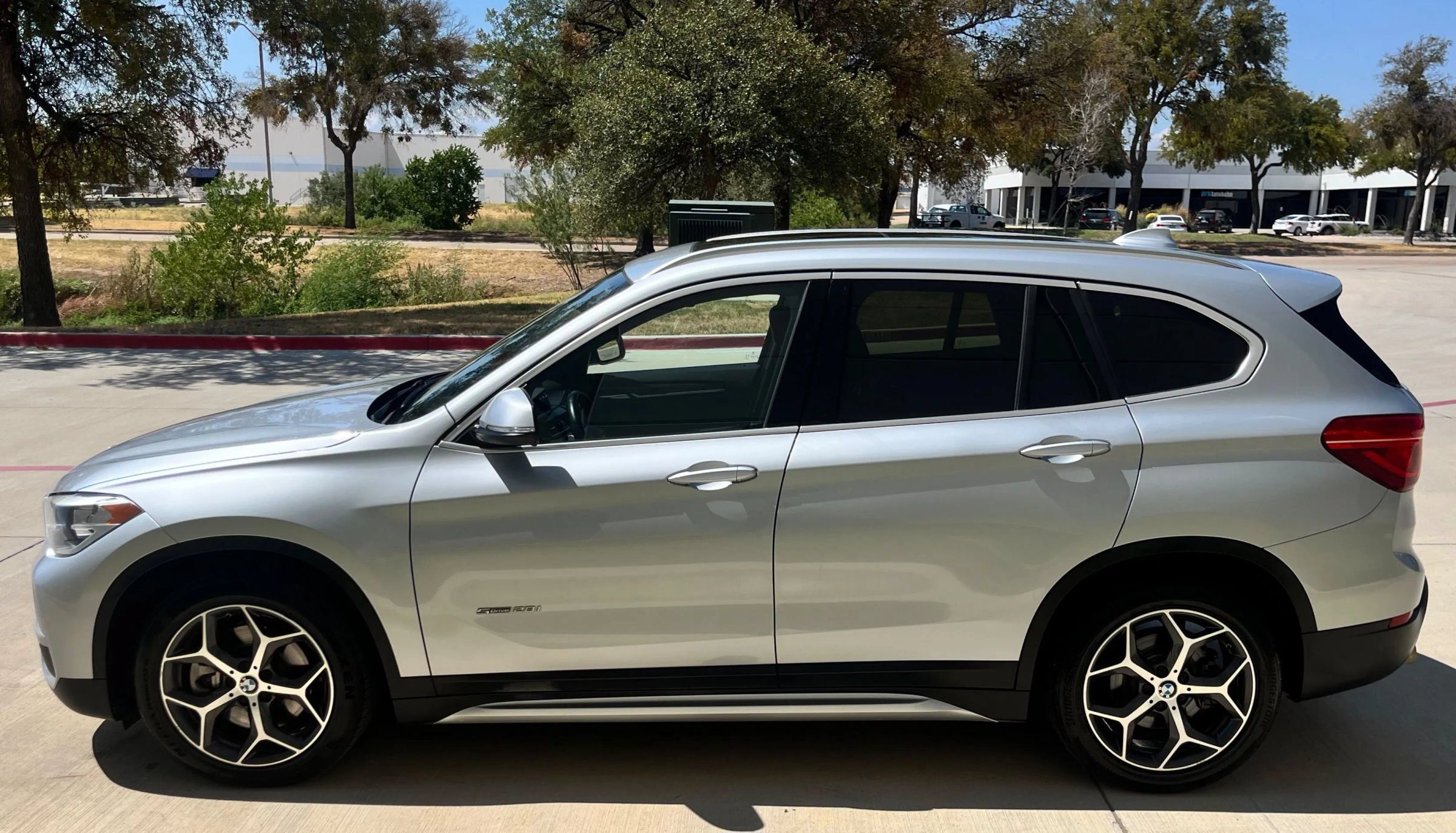 Used 2018 BMW X1 sDrive28i FWD image 9