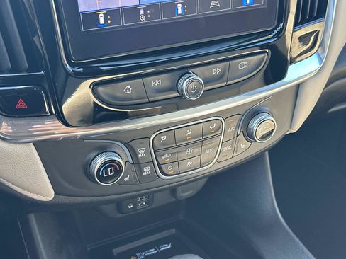 Certified 2023 Chevrolet Traverse LT w/ LT Premium Package AWD/4WD image 29