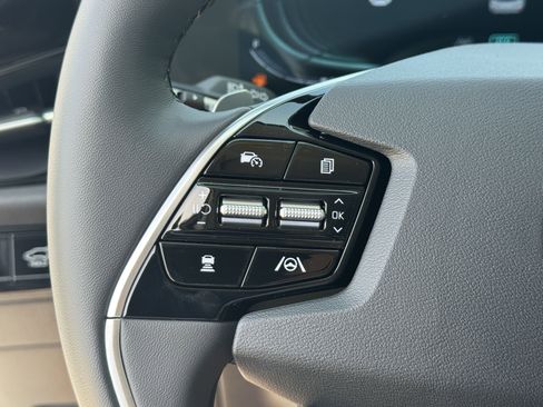 New 2025 Kia Niro SX image 29