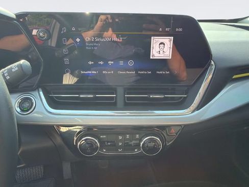 Used 2024 Chevrolet Trax LT w/ Driver Confidence Package FWD image 28