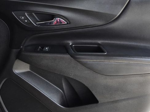 Used 2018 Chevrolet Equinox Premier FWD image 8